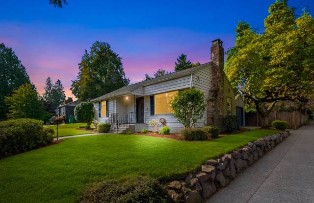 3Bd/1.75Ba Seattle Home Gallery 3