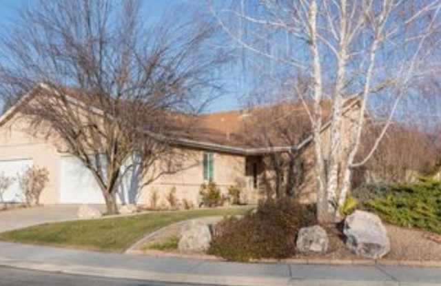 3-bedroom, 2-bath home in Sierra Bonia Senior community photos photos
