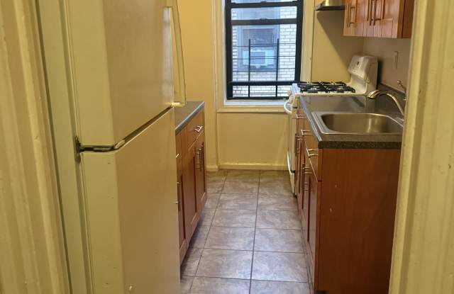 118 Payson Ave photos photos