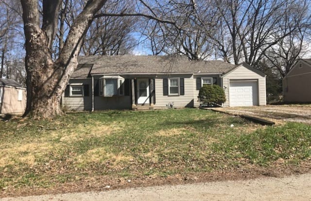 11209 Applewood Drive - 11209 Applewood Drive, Kansas City, MO 64134