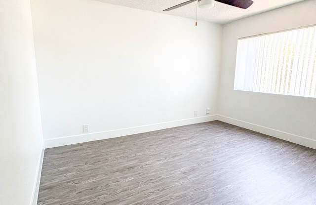 Studio City Midrise Apartments Gallery 3