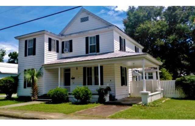 196 SE CAMP STREET 201 Gallery 1