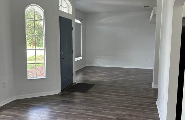 3127 Lowry Boulevard SE Gallery 2