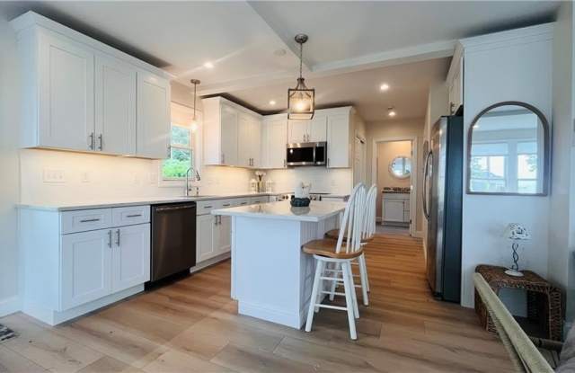 115 Wellington Avenue photos photos