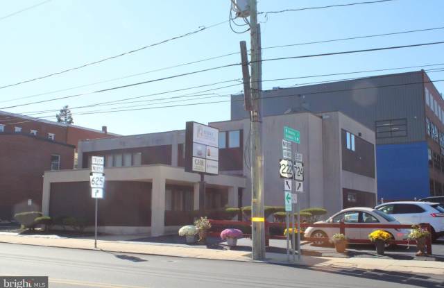 20 W LANCASTER Avenue Gallery 3