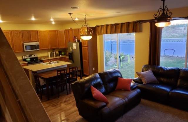 20601 Randolph Pl Gallery 2