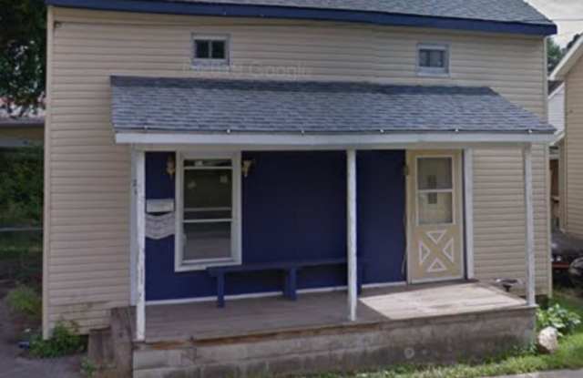 215 W RENSSELAER ST - 215 West Rensselaer Street, Bucyrus, OH 44820