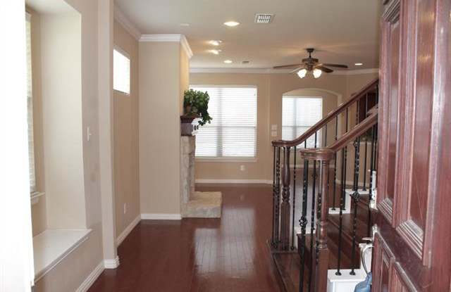 9144 Cottonwood Village Drive Gallery 3