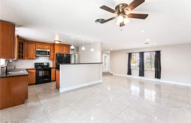 2163 Golden Arrow Drive Gallery 3