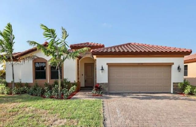 2736 SE 1st Ct - 2736 SE 1st Ct, Homestead, FL 33033