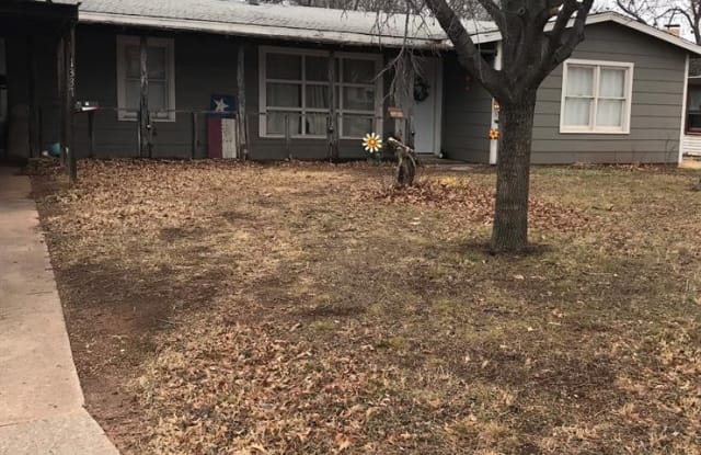 1337 S San Jose Drive - 1337 South San Jose Drive, Abilene, TX 79605