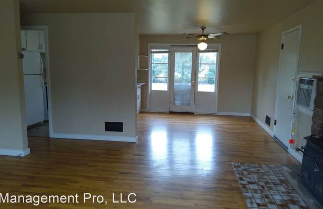 5707 W Gage Street Gallery 4
