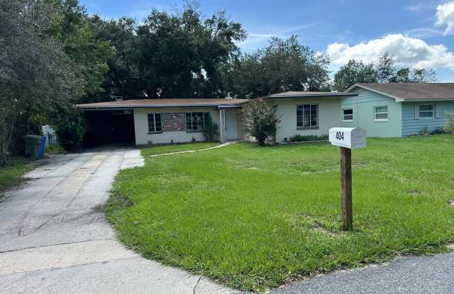 Charming 3-Bedroom Home on a Small Pond in Leesburg photos photos