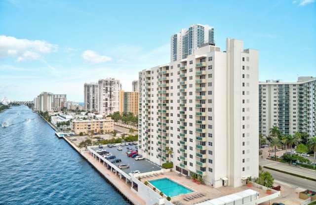 3000 South Ocean Drive photos photos