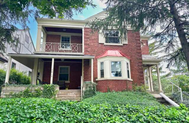2817 Victoria Ave photos photos