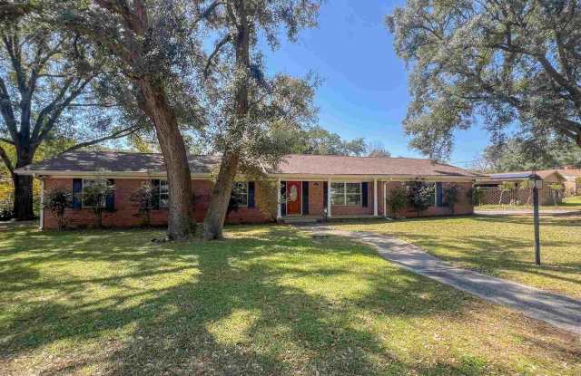 11 Gunn Cir - 11 Gunn Circle, West Pensacola, FL 32506