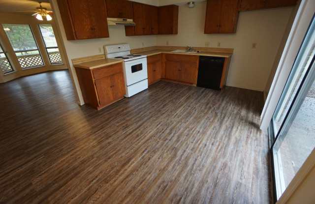 3 Bed 2 Bath House with 1 Car Garage, Gas Heat & Hot Water photos photos