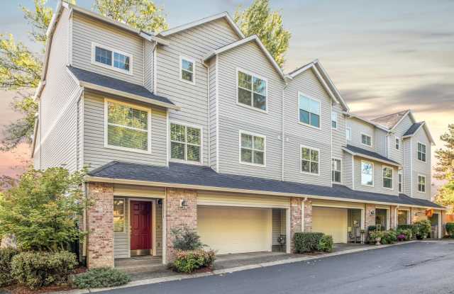 *Large Tigard End -Unit Townhome* photos photos