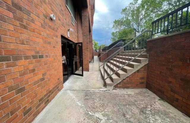 61-36 170 Street - 61-36 170 St, Queens, NY 11365