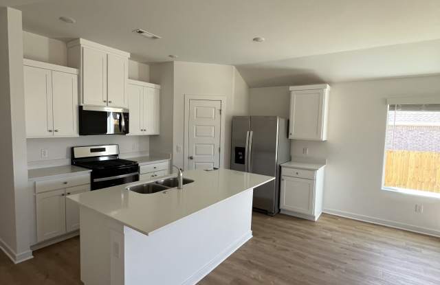 5701 Lavender Avenue Gallery 2