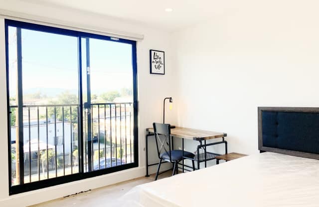 1664 W 37th Street - Co-Living Gallery 3