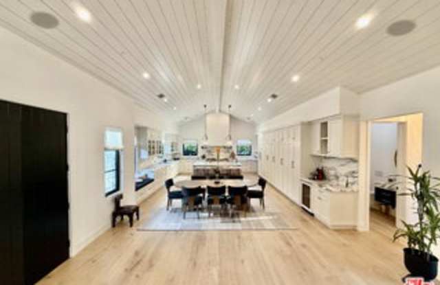 6025 Paseo Canyon Drive Gallery 3