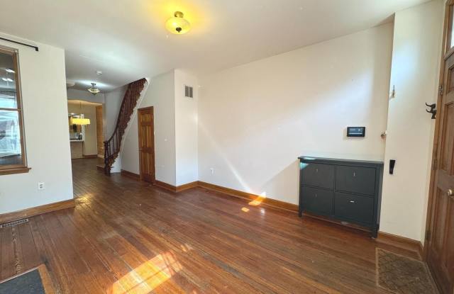 2008 E LOMBARD ST Gallery 4