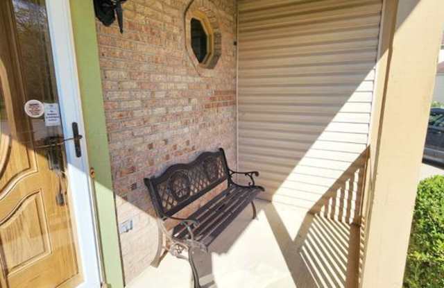 65 Simsbury Court Gallery 2