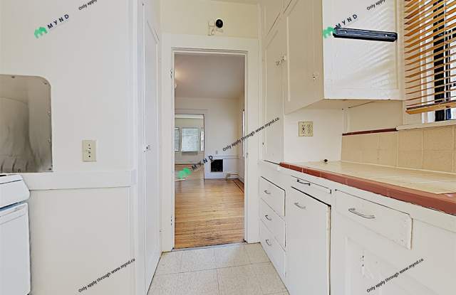 4379 Howe St Apt 3 Gallery 4