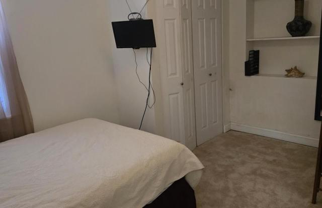 4220 DIX STREET NE photos photos