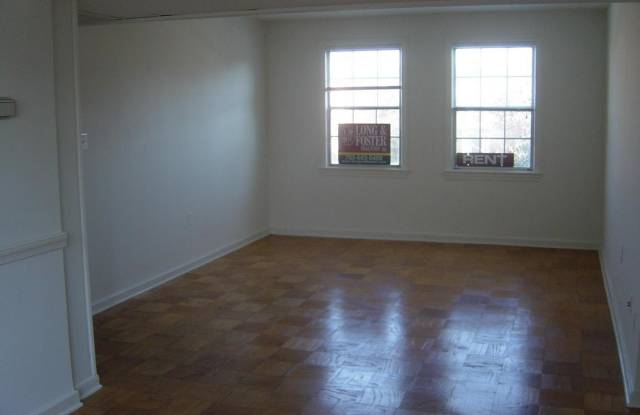 6604 10TH ST #B1 Gallery 2