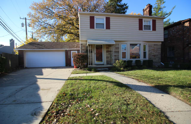 1581 Newcastle Rd - 1581 Newcastle Road, Grosse Pointe Woods, MI 48236