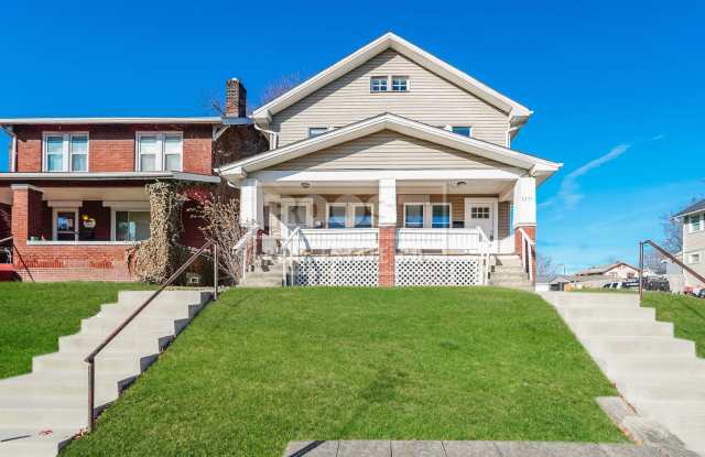 Welcome to this charming 3-bedroom, 1-bathroom house located in the heart of Columbus, OH! photos photos
