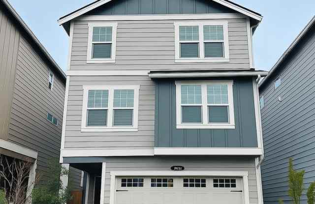 SHORT TERM LEASE OFFER - Newer 3-Story 3 Bedroom DR Horton Home in Lake Stickney/Everett - - 13107 13th Place West, Lake Stickney, WA 98204
