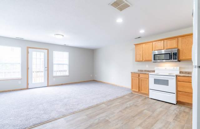 2 Bedroom 2 Bathroom Town House - Exterior Unit Gallery 3