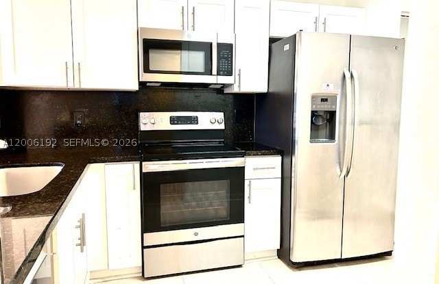 871 NE 207th Ter photos photos