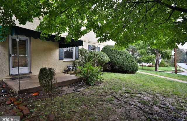 612 SHOEMAKER Avenue Gallery 2
