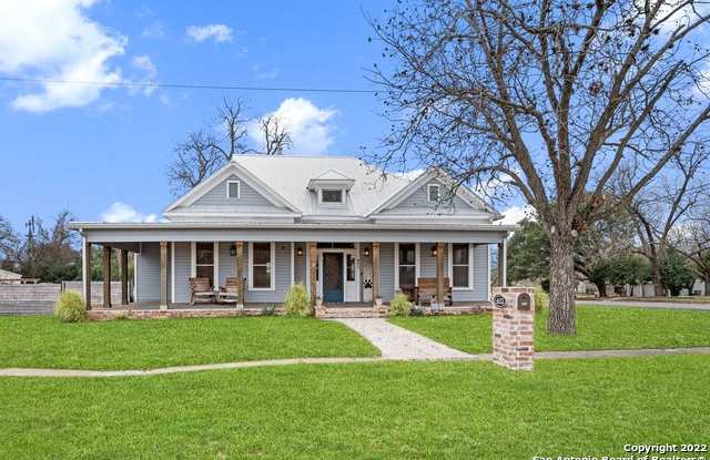405 Front St - 405 Front Street, Comfort, TX 78013