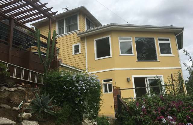Unique Home in the Hills built in the 1920s with amazing city view... - 8191 Mannix Drive, Los Angeles, CA 90046