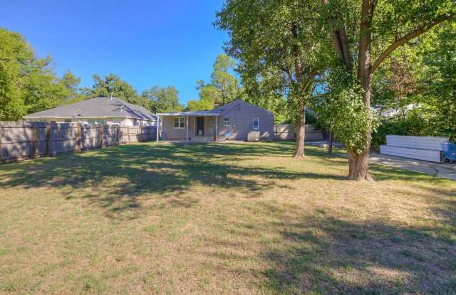Super cute 3 bedroom bungalow photos photos