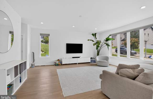 7354 RIDGE Avenue Gallery 1