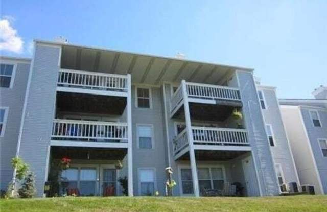123 Fieldcrest 303 Gallery 2