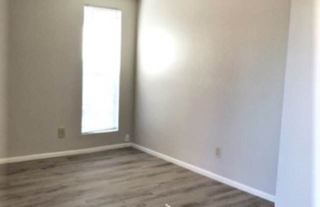 2106 North Comanche Drive Gallery 2
