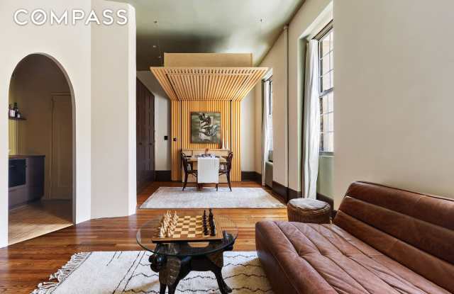 207 West 21st Street photos photos