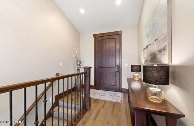 1748 E Longview Drive Gallery 4