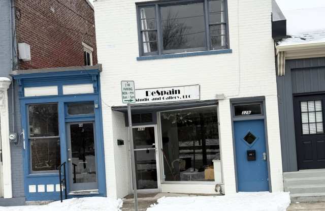 329 1/2 West Broadway St. - 1 photos photos