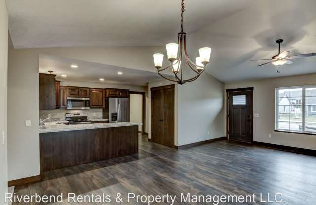 20212 62nd Ave - 20212 62nd Ave, Chippewa Falls, WI 54729
