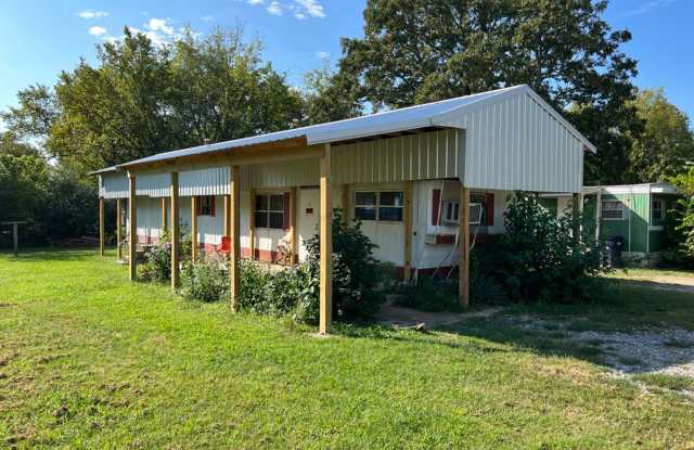 2 Bedroom/1 Bathroom Trailer in Batesville photos photos