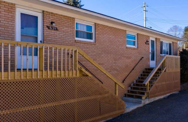 HALF DUPLEX W/ GARAGE MADISON SCHOOLS! photos photos