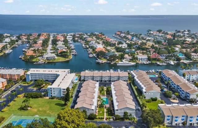 737 PINELLAS BAYWAY S photos photos